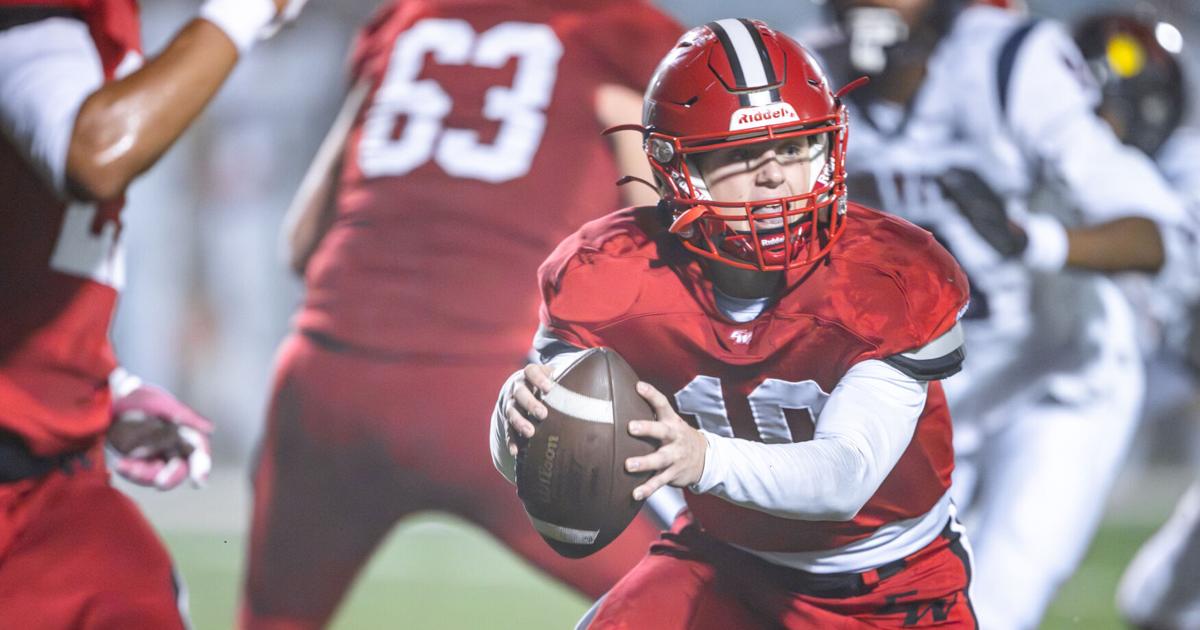 Corvian slips past East in round 3 of gridiron playoffs | Sports