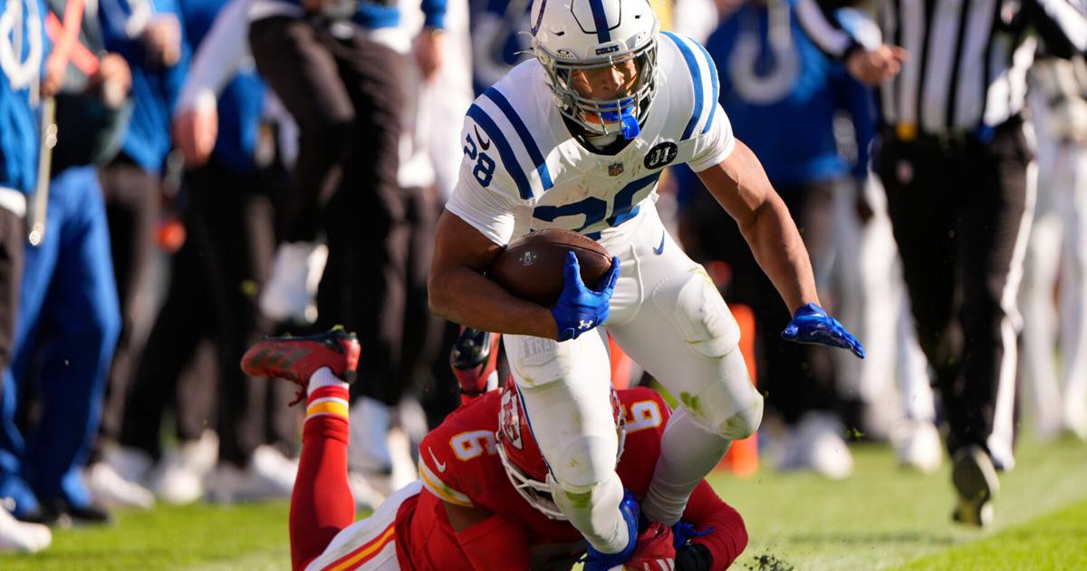 Colts go away from Taylor late, blow 11-point lead in 23-20 overtime loss to Chiefs | NFL
