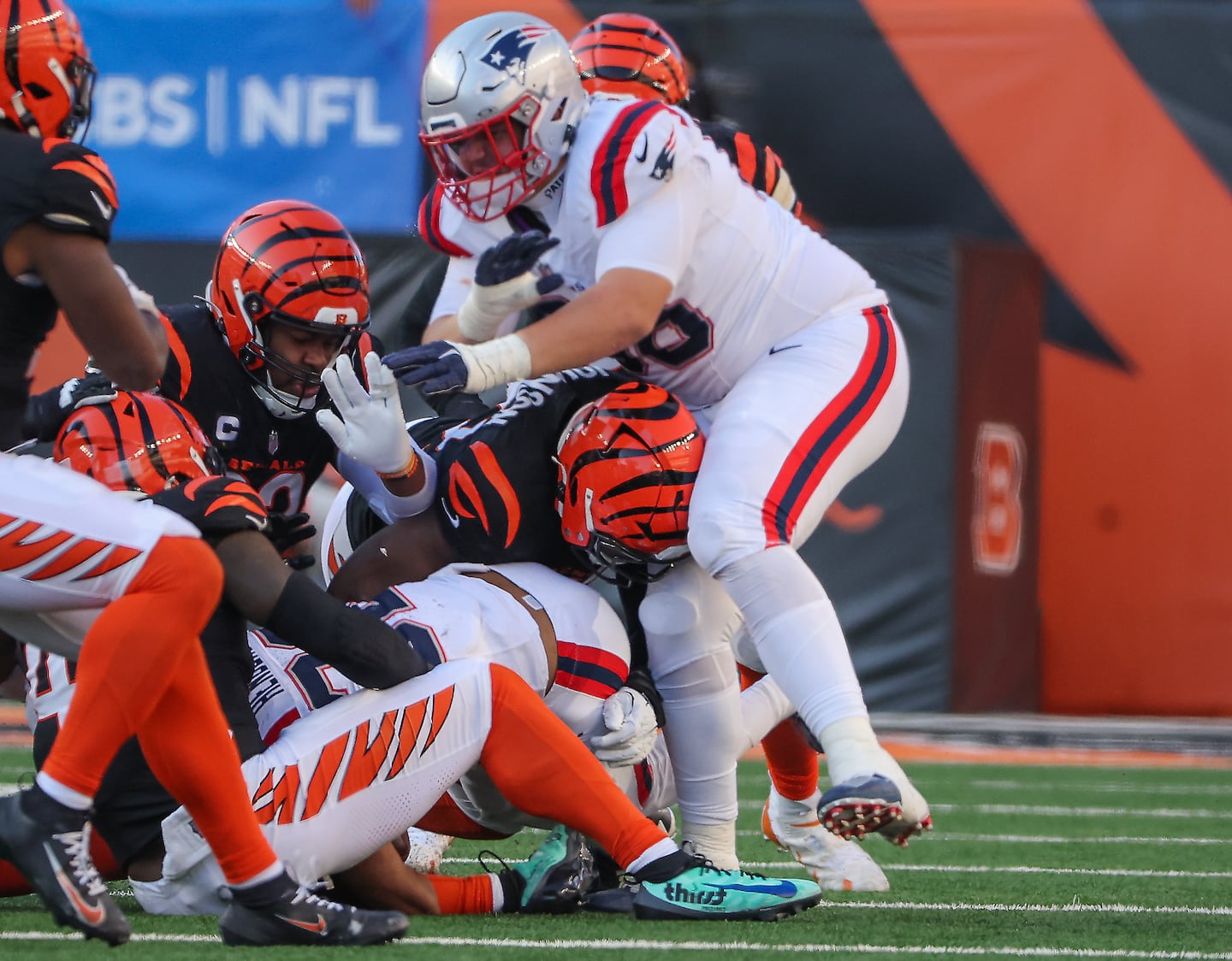 Patriots tackle Will Campbell was placed on injured reserve after his right knee buckled after absorbing a direct hit on his knee from a Bengals defender in Sunday's 26-20 win in Cincinnati.