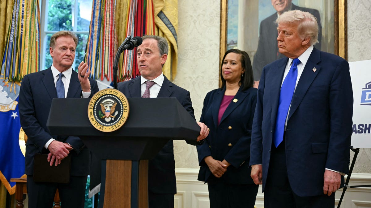 President Trump set to attend Week 10 vs. Lions