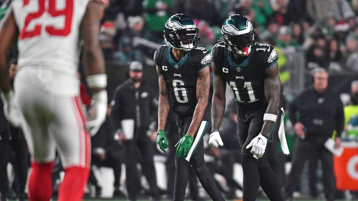 Eagles to wear all-black uniforms vs. Bears on Black Friday