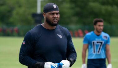 Latest on Dan Moore Jr, Elic Ayomanor