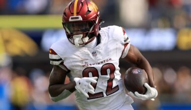 Jacory Croskey-Merritt dresses up for Halloween