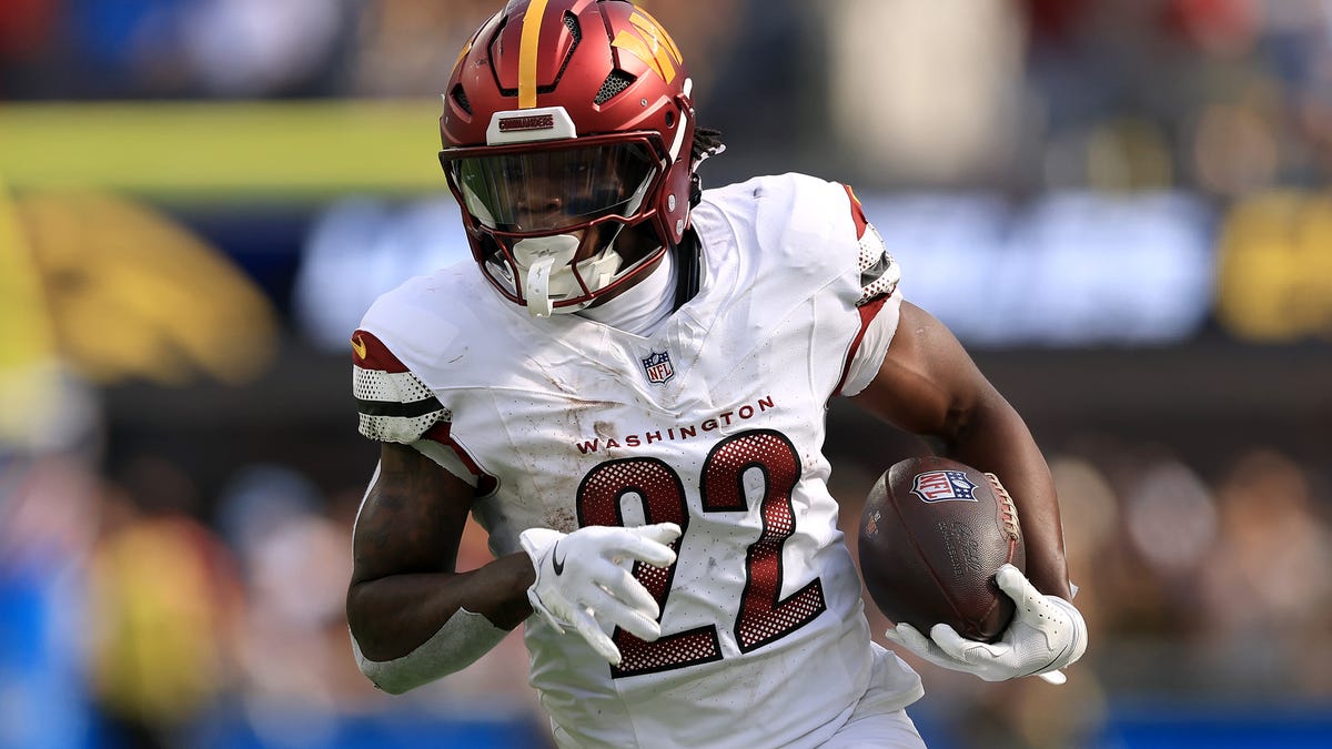 Jacory Croskey-Merritt dresses up for Halloween