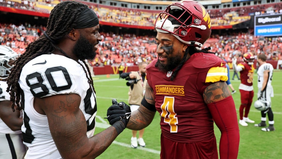 Get tickets to see Ian Thomas vs. the Cowboys