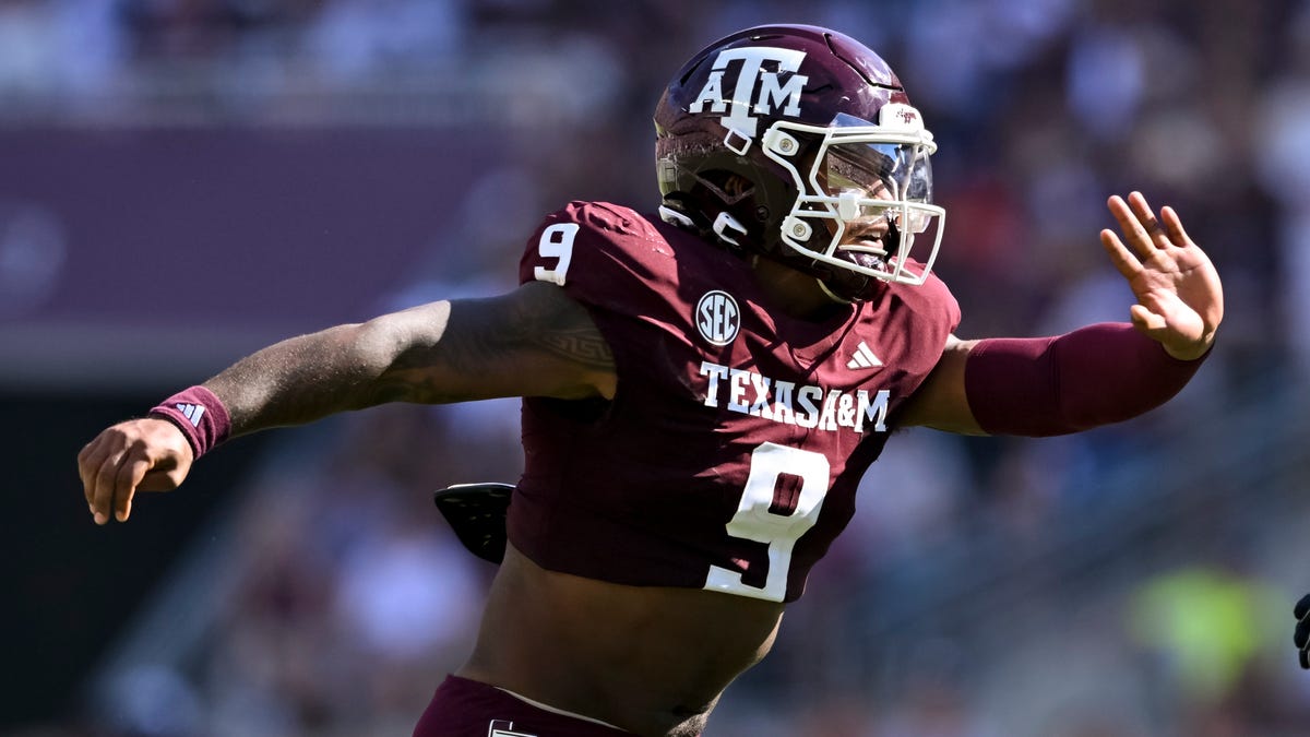 Texas A&M's Cashius Howell predicted to land with the Dallas Cowboys