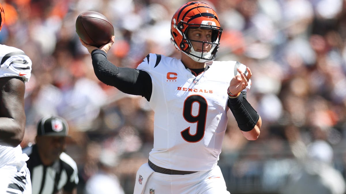 How long is Joe Burrow out? Injury, timeline updates for Bengals QB