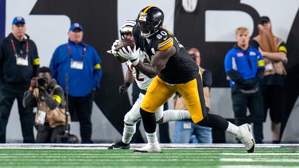 Get tickets to see Darnell Washington vs. the Chargers