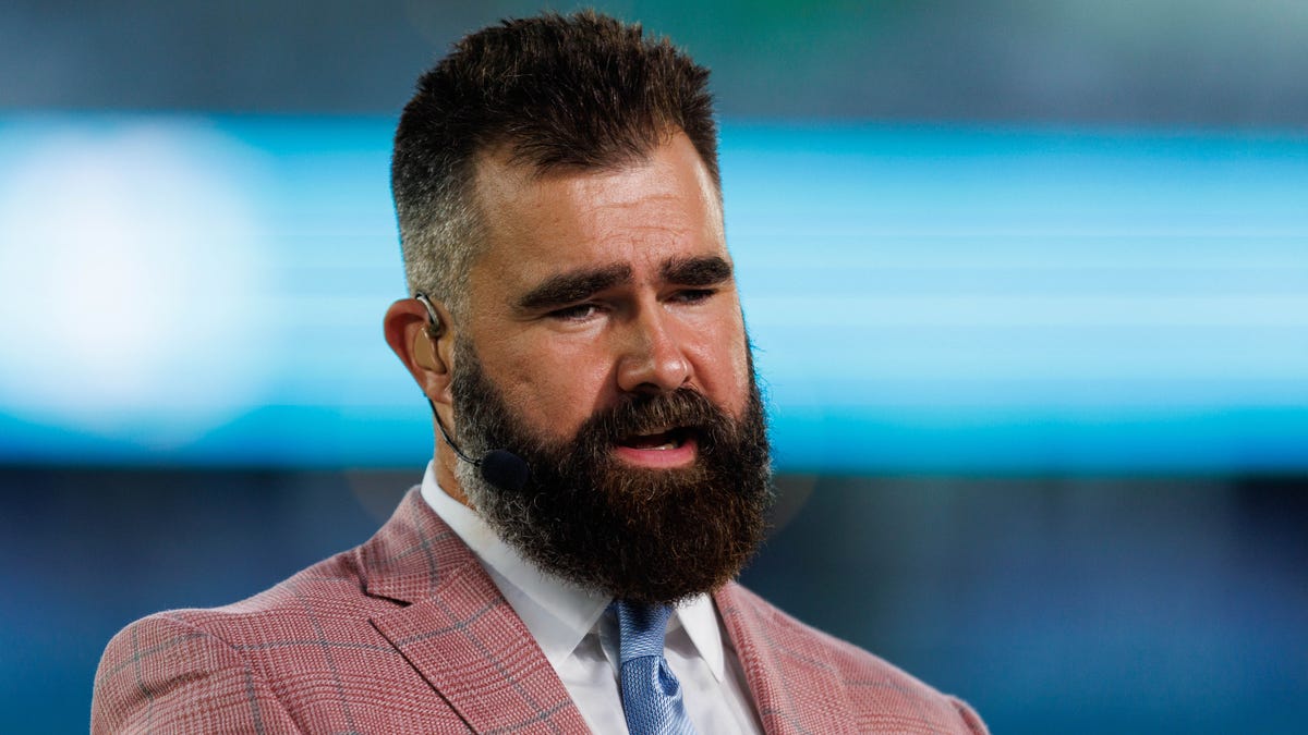 Jason Kelce explains officiating issues with Eagles' tush push