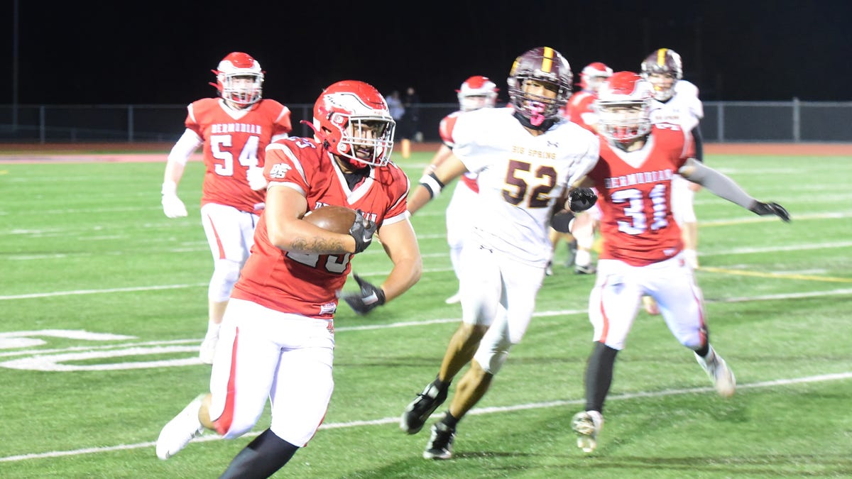 Pa. high school football scores, PIAA updates Week 11