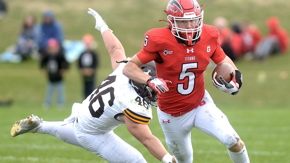 Glenwood beats Joliet Catholic in opener of IHSA 6A football playoffs