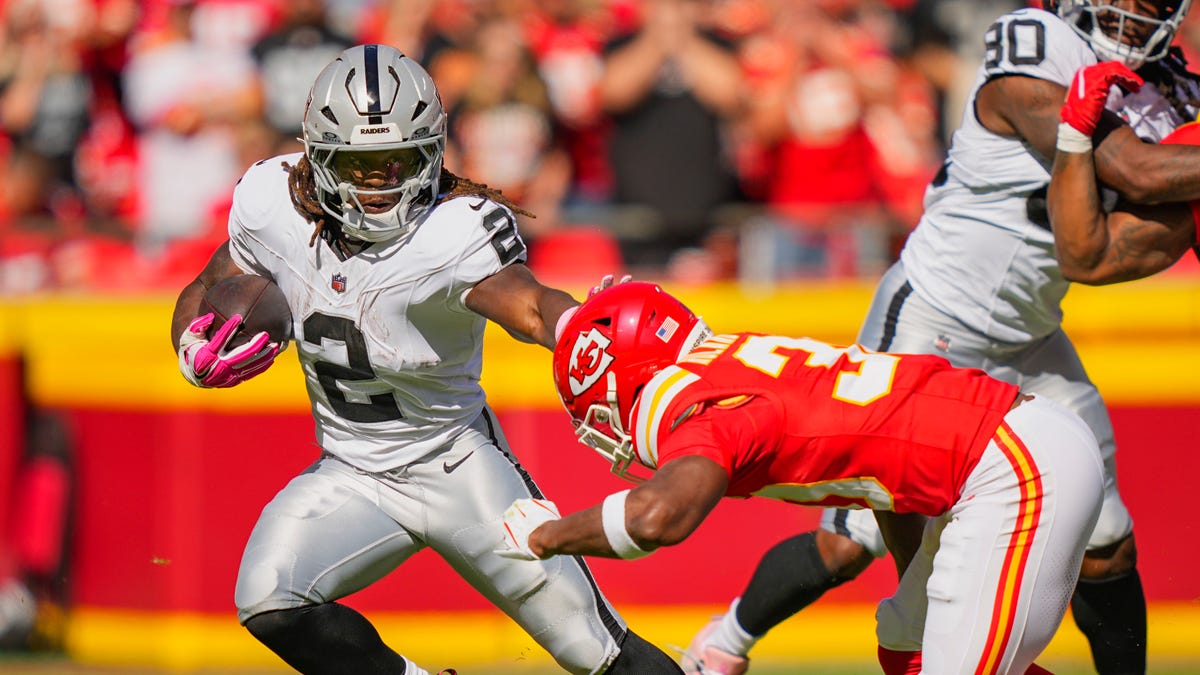 Jaguars at Raiders odds, picks and predictions