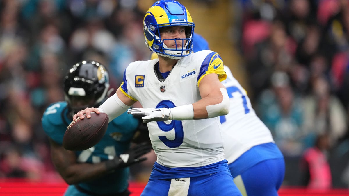 Saints at Rams odds, picks and predictions