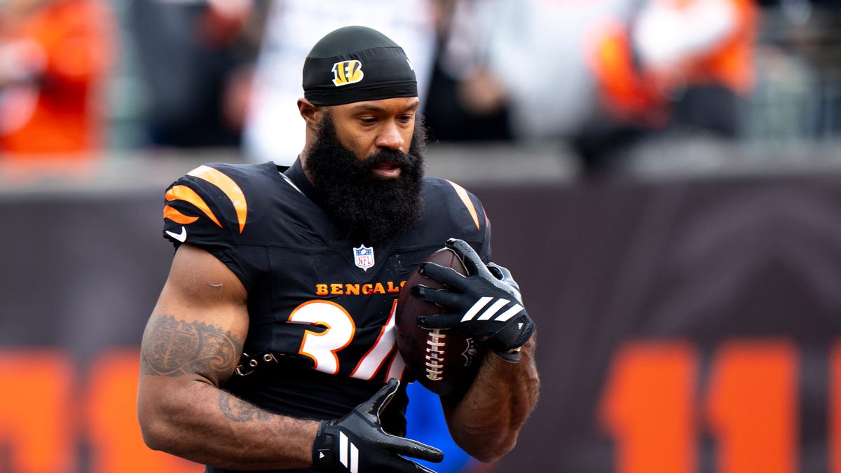 D'Marco Jackson fined for Bears-Bengals Samaje Perine hip-drop tackle