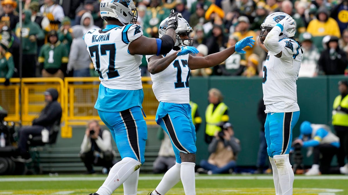 Rico Dowdle penalized after testing two-pump rule of Key & Peele