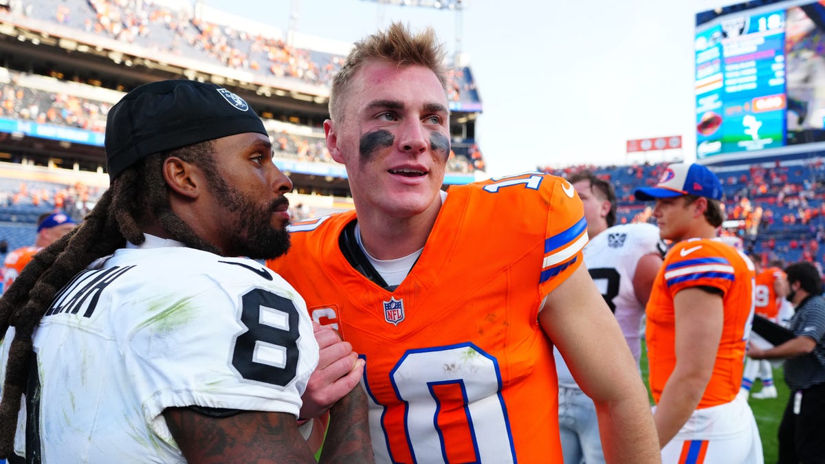 Broncos retain lead in AFC West