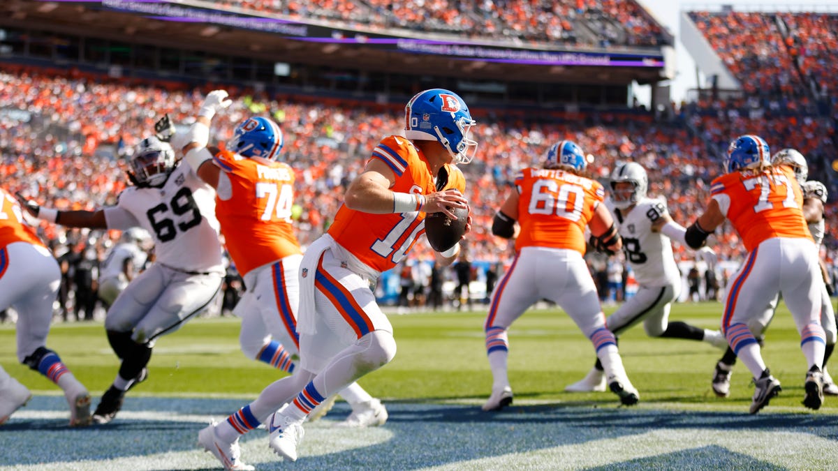Broncos will wear fan-favorite uniform vs. Raiders on 'TNF'