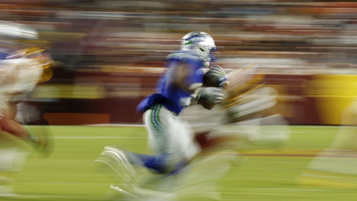 Kenneth Walker III player props odds, tips and betting trends for Week 10