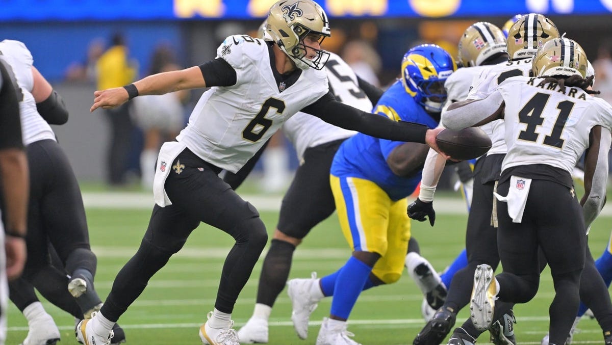 Alvin Kamara player props odds, tips and betting trends for Week 10