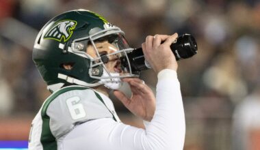 Ex-quarterback signs with arena football team