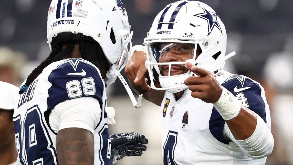 Jerry Jones only wants Cowboys to be 'relevant.' Trades prove that.