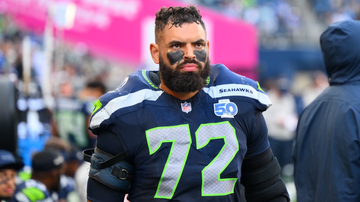 what uniforms will Seattle wear in Week 10?