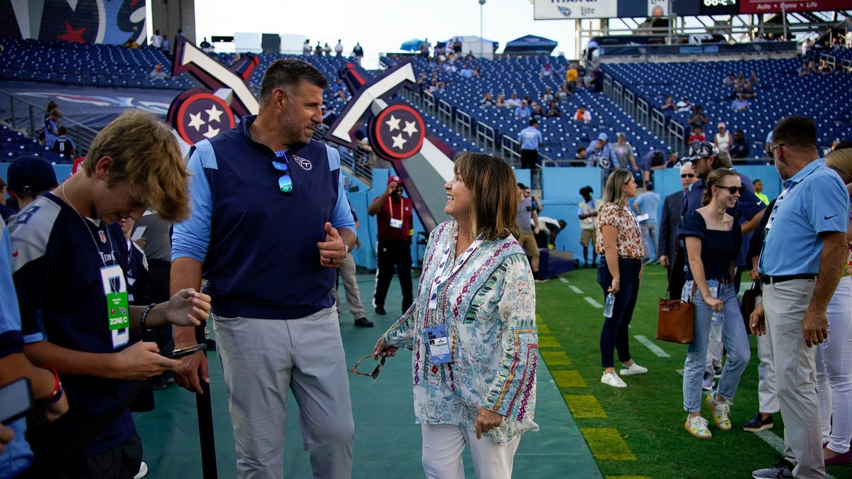 Titans sink to new low with Mike Vrabel beef in latest trade report