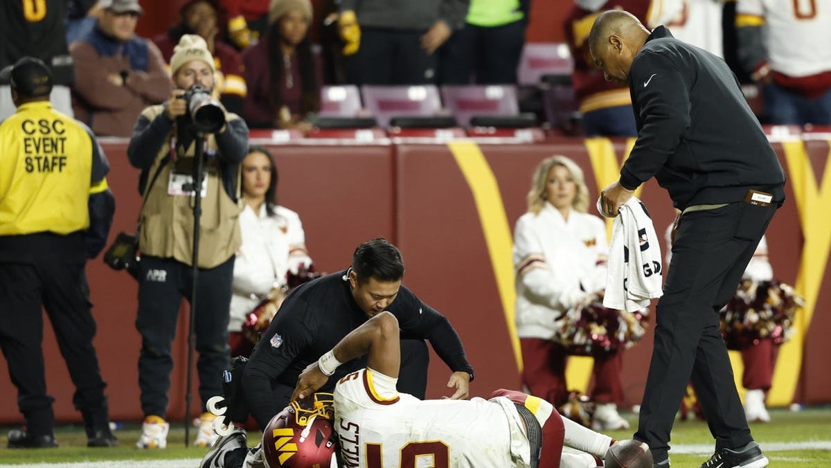 Jayden Daniels injury update, status vs. Dolphins in Week 11