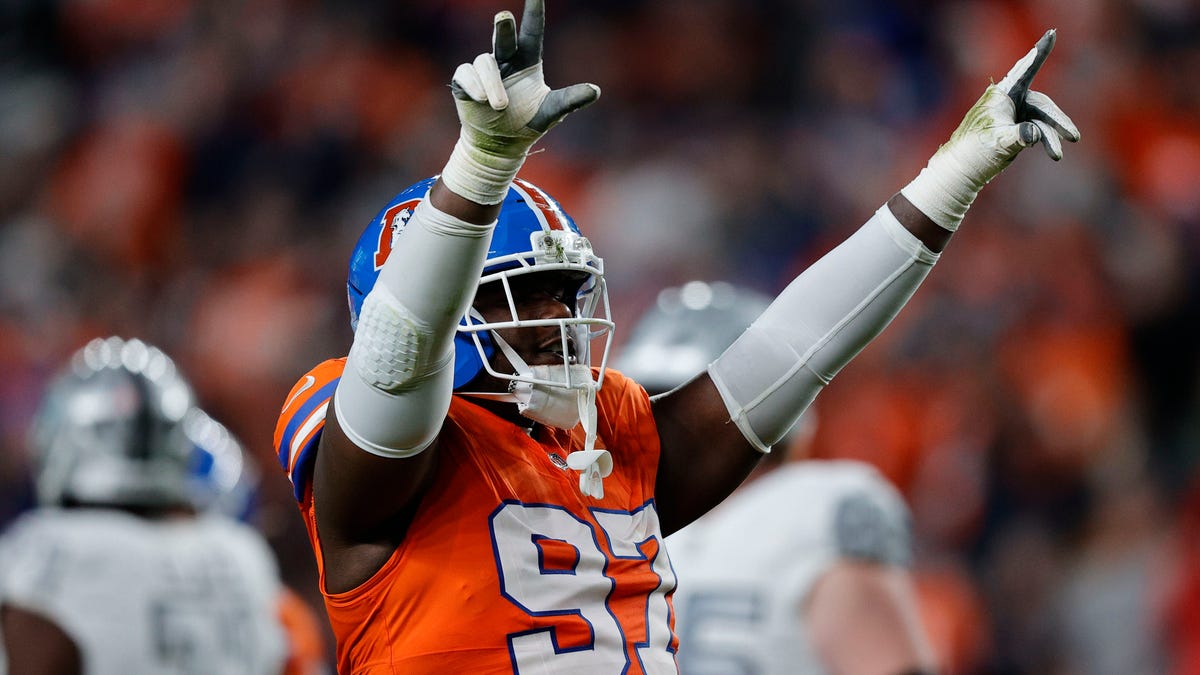 Studs and duds from 10-7 win vs. Raiders