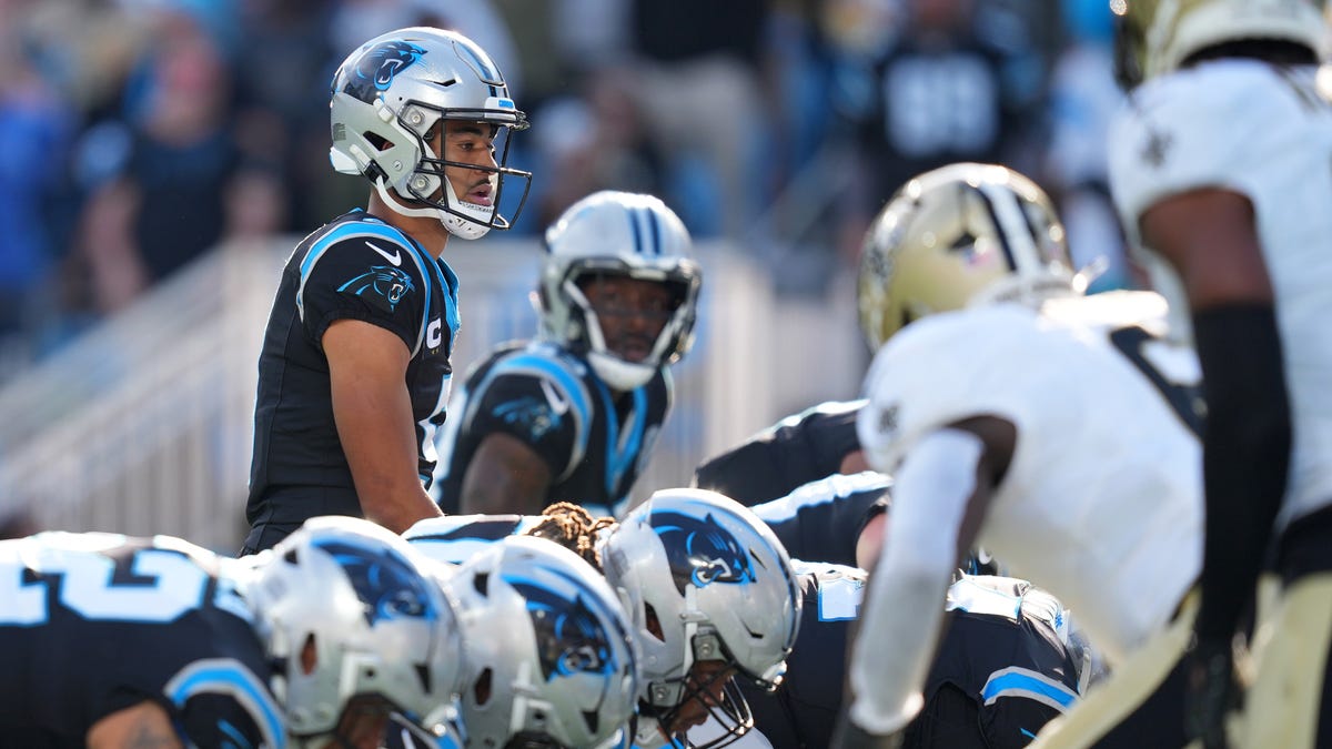 Scores, top highlights from Week 10