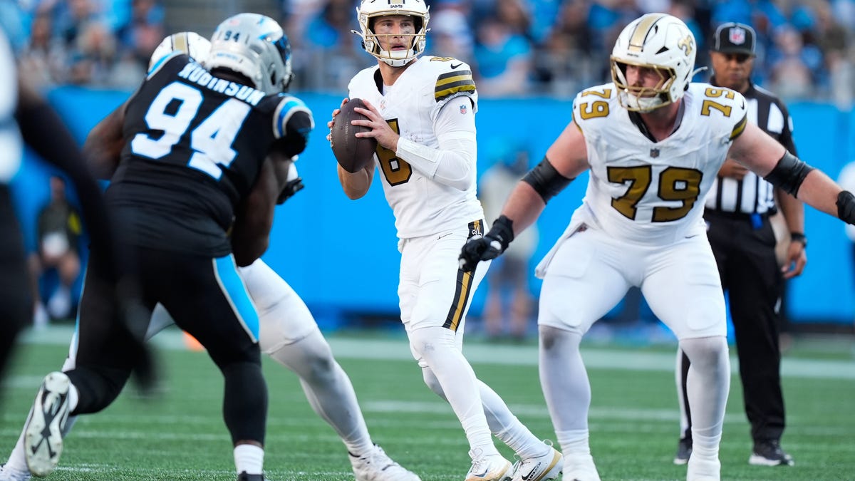Game balls from Saints' 17-7 throttling of Panthers on the road