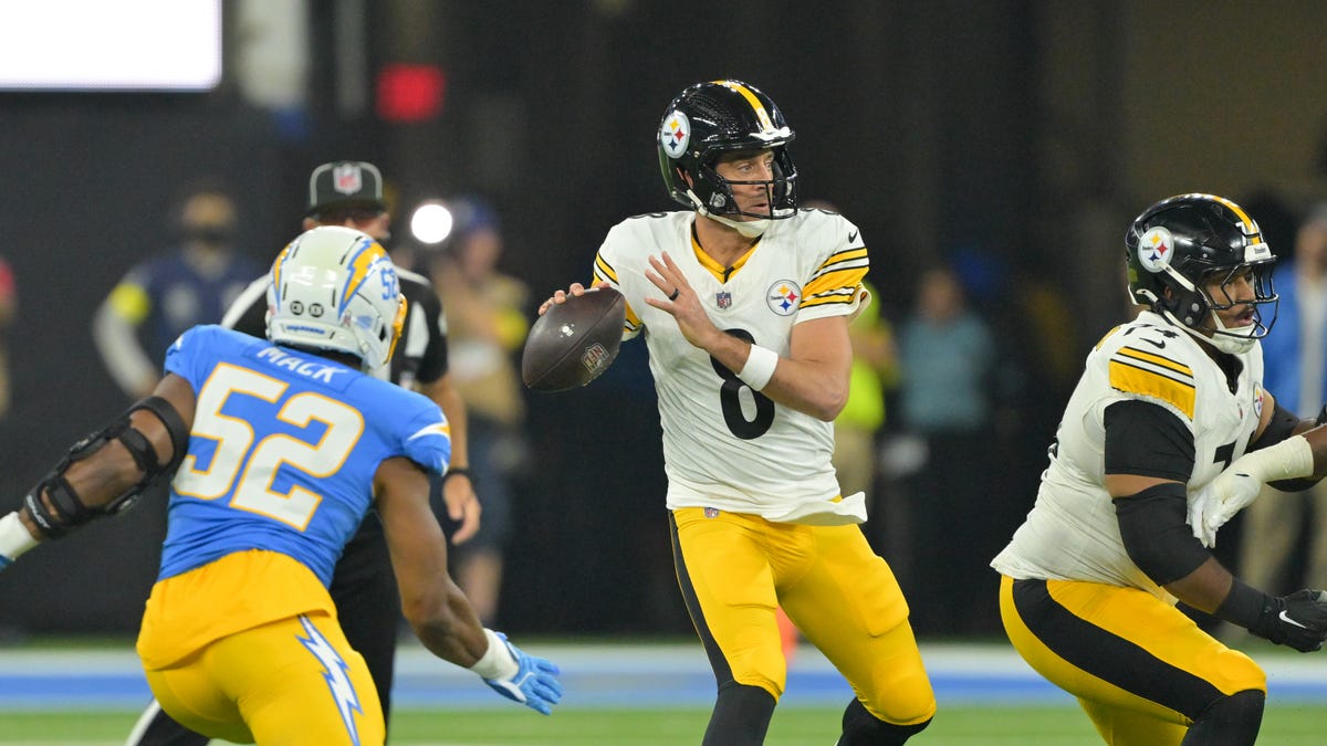 Los Angeles leads by 9