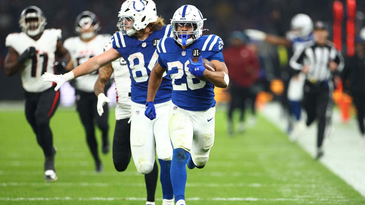 Predicting final win and loss totals