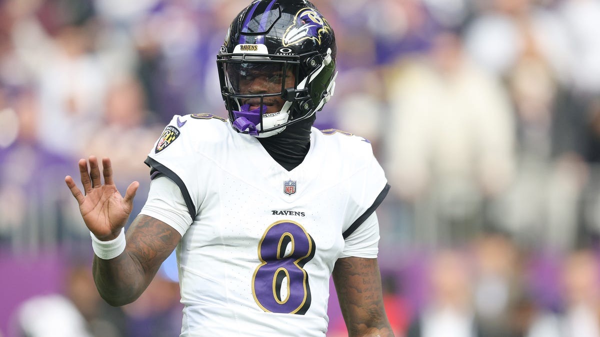 Lamar Jackson wins the 100th start of his NFL career