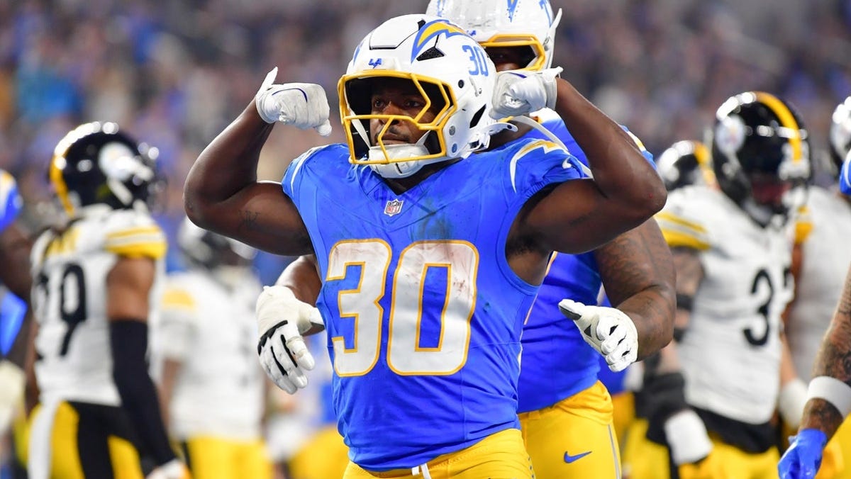 Kimani Vidal player props odds, tips and betting trends for Week 11