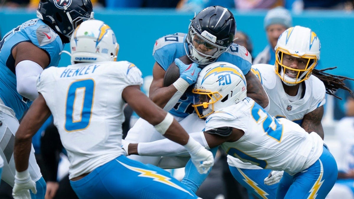 Tony Pollard player props odds, tips and betting trends for Week 11