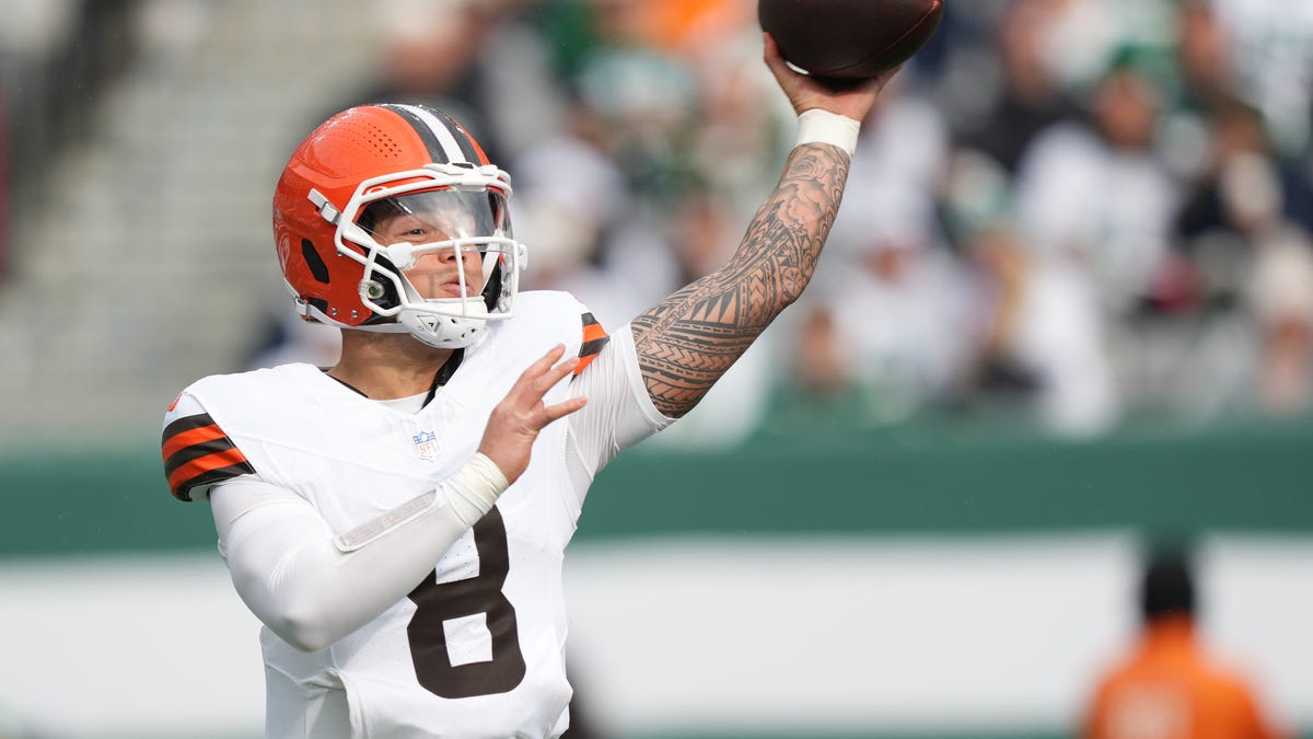 Alex Wright, Dillon Gabriel out vs. Raiders