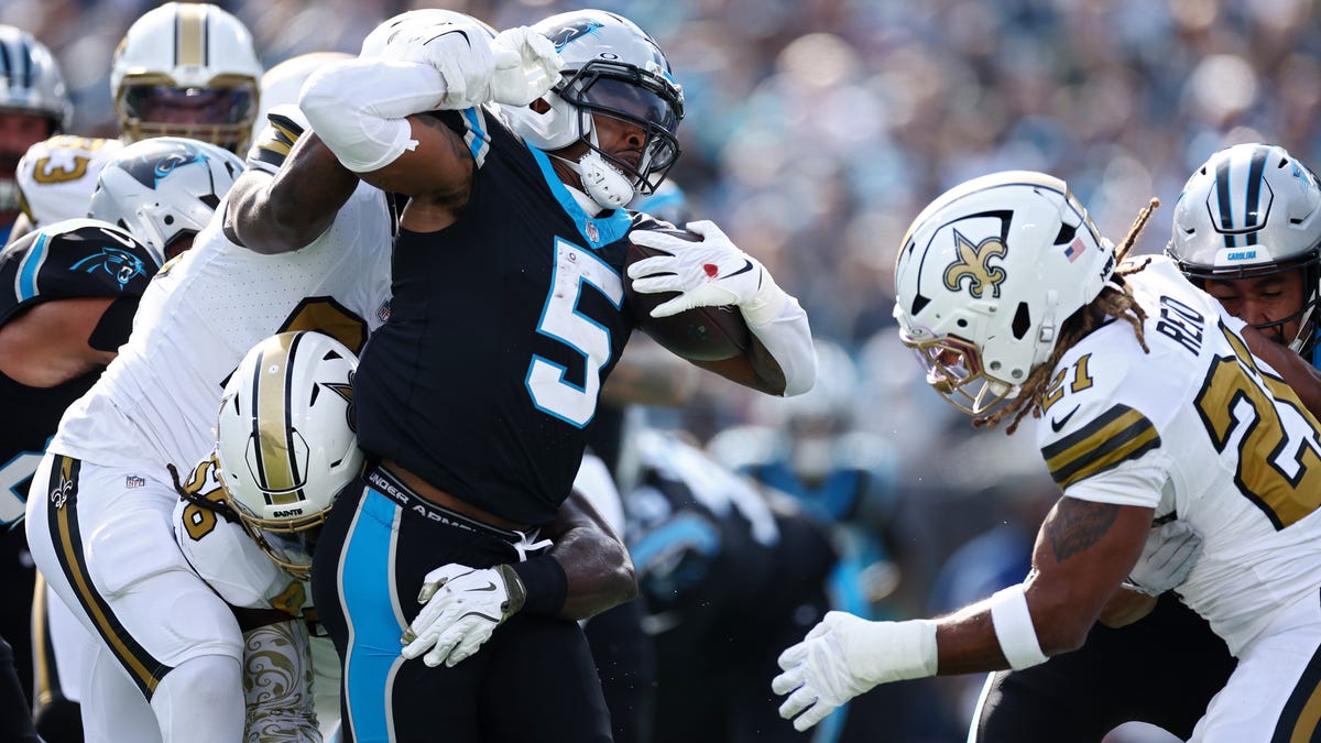 Who leads the Saints in yards, tackles coming out of their bye week?