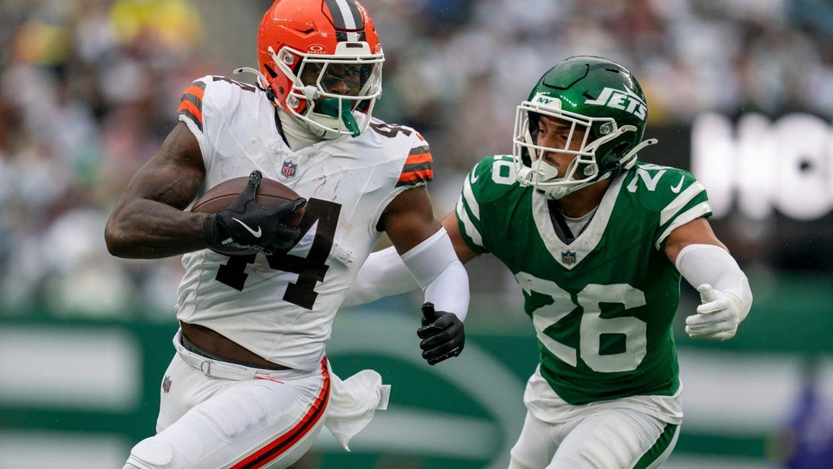 Get tickets to see Harold Fannin vs. the Raiders