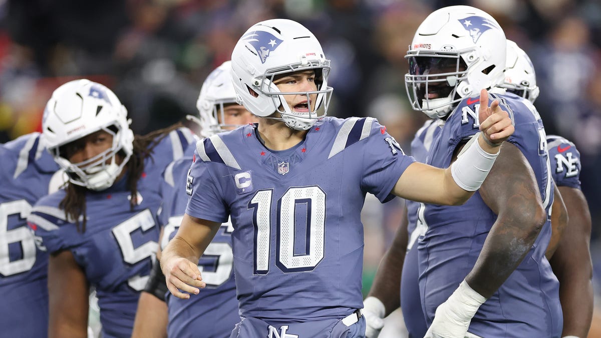 Patriots move into AFC's No. 1 seed