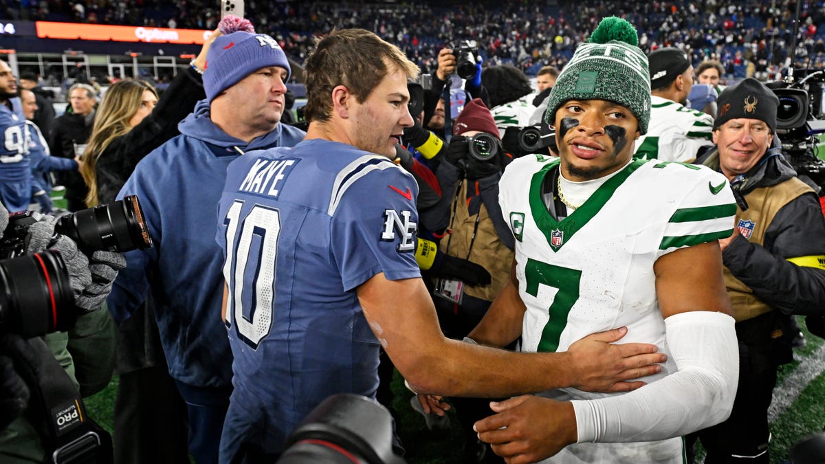 Justin Fields' poor play is Jets' tank dream for top NFL draft pick