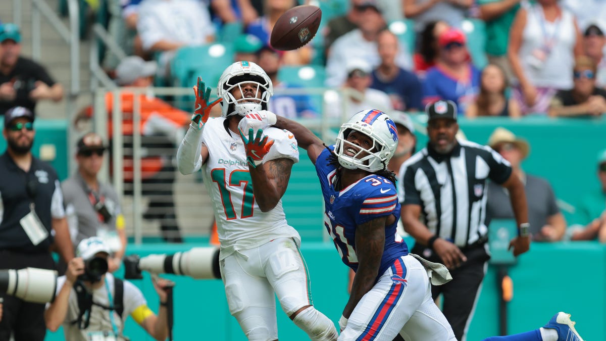 Commanders vs. Dolphins odds, picks and predictions