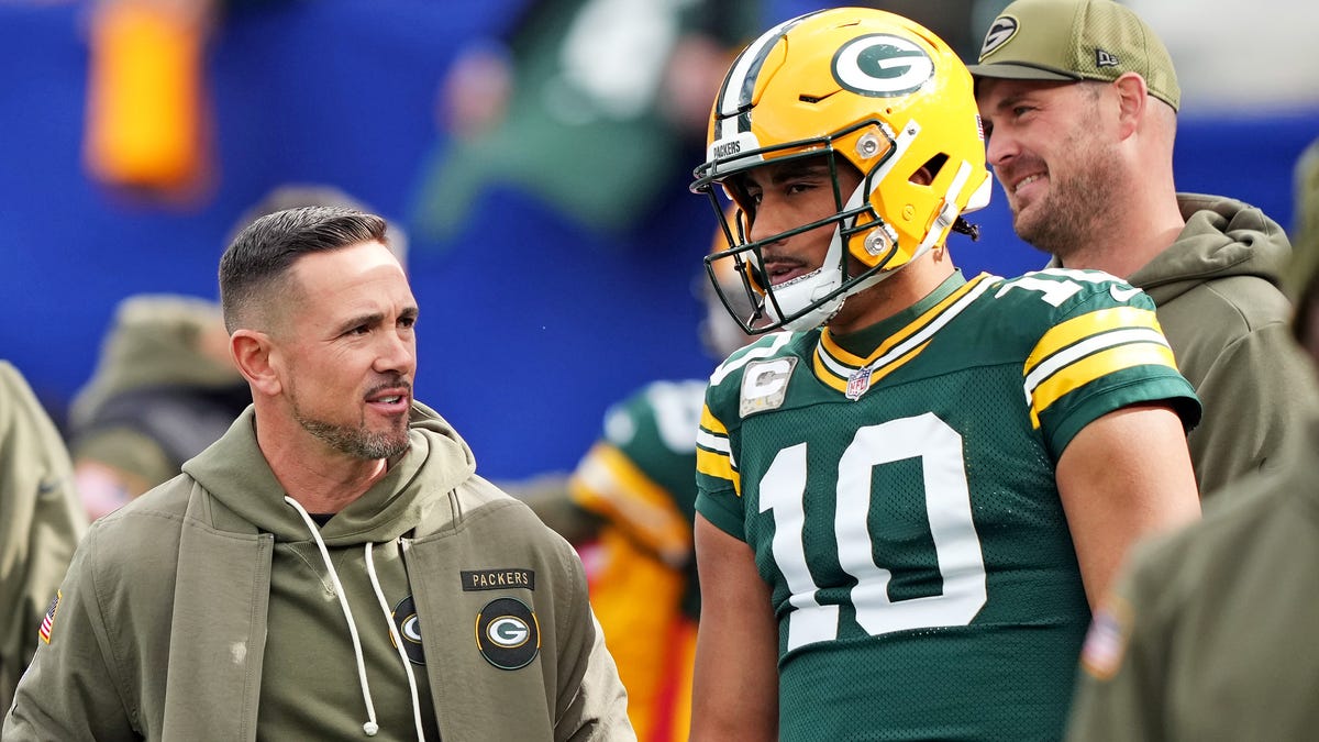 Packers quarterback leaves game vs Giants