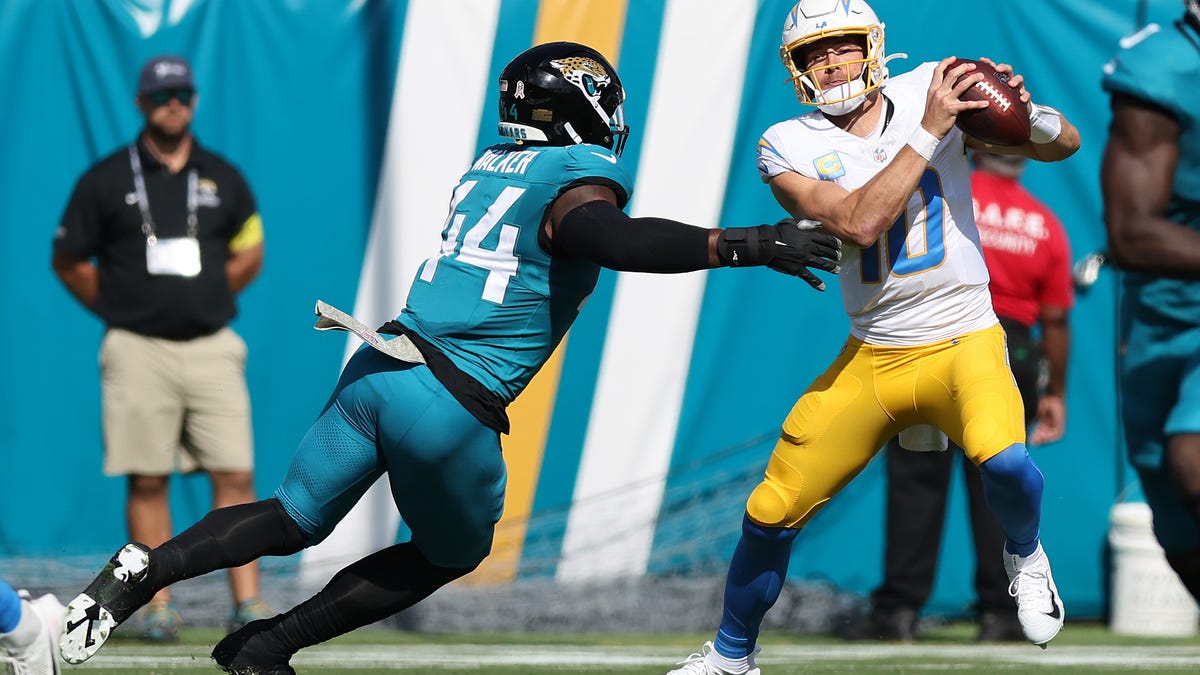 How Jacksonville Jaguars defense responded with domination vs Chargers