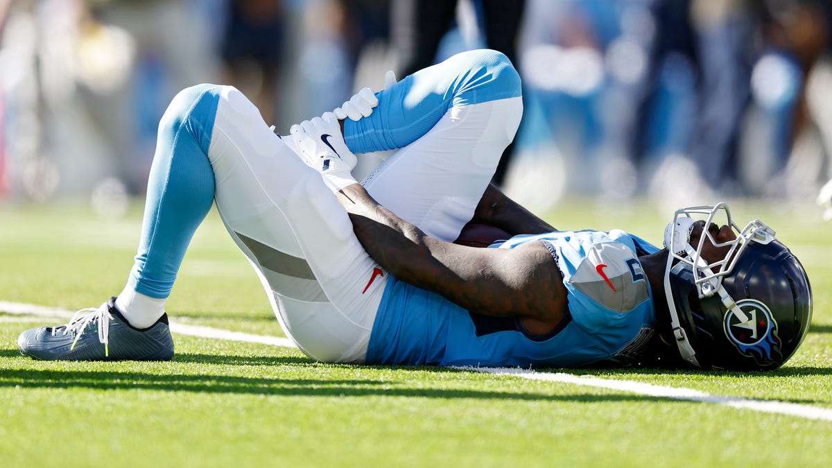 Titans place Calvin Ridley on injured reserve, sogn James Proche