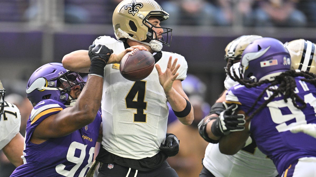 What could Saints get in trade for retired QB?