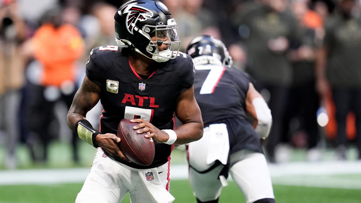 Former UW star Michael Penix Jr. to undergo season-ending knee surgery