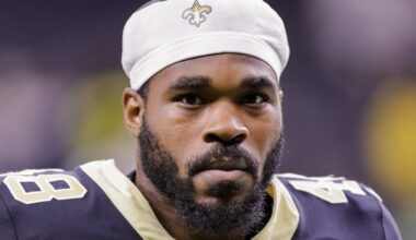 J.T. Gray joins Bucs after being cut by Broncos