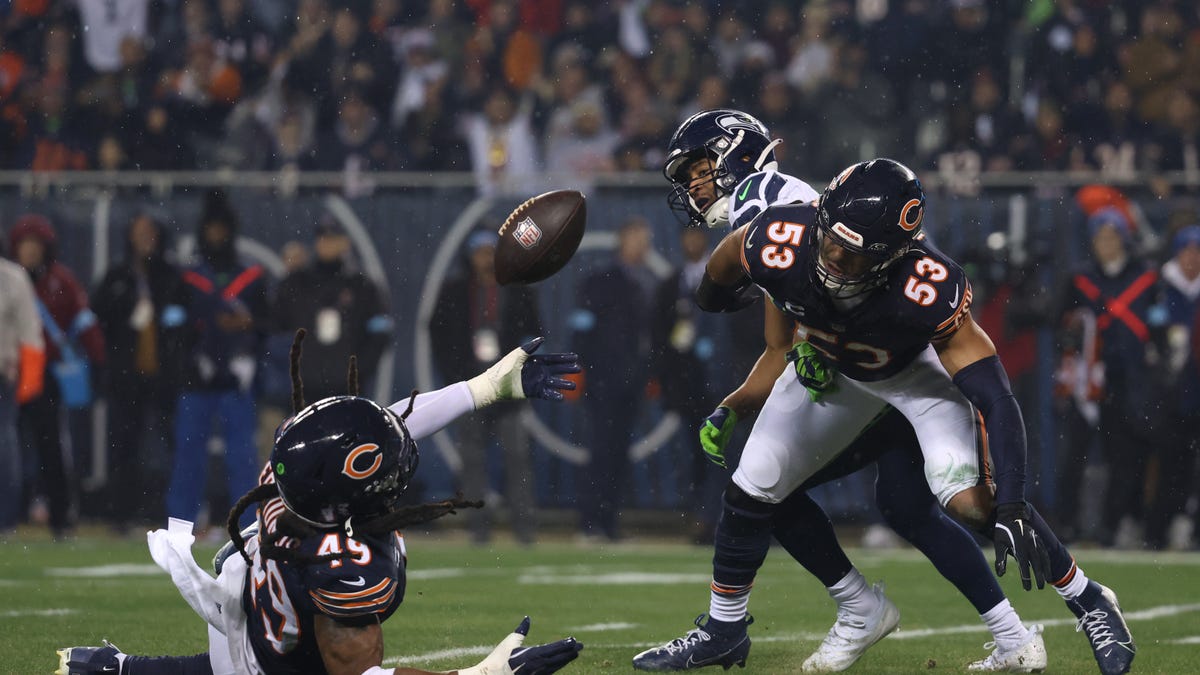 Chicago LBs OUT against Pittsburgh