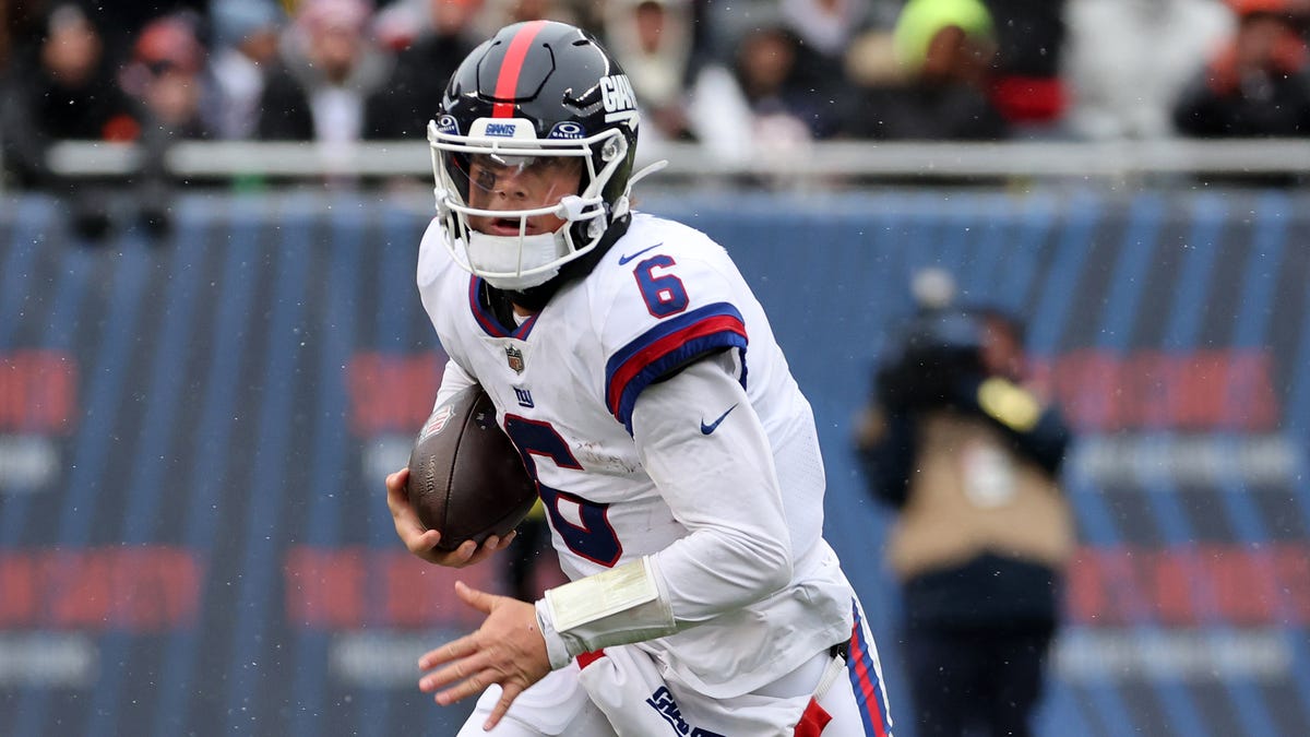 Is Jaxson Dart playing today vs the Lions?